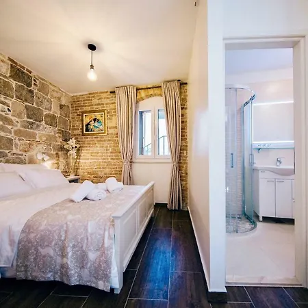 Kairos Luxury Split